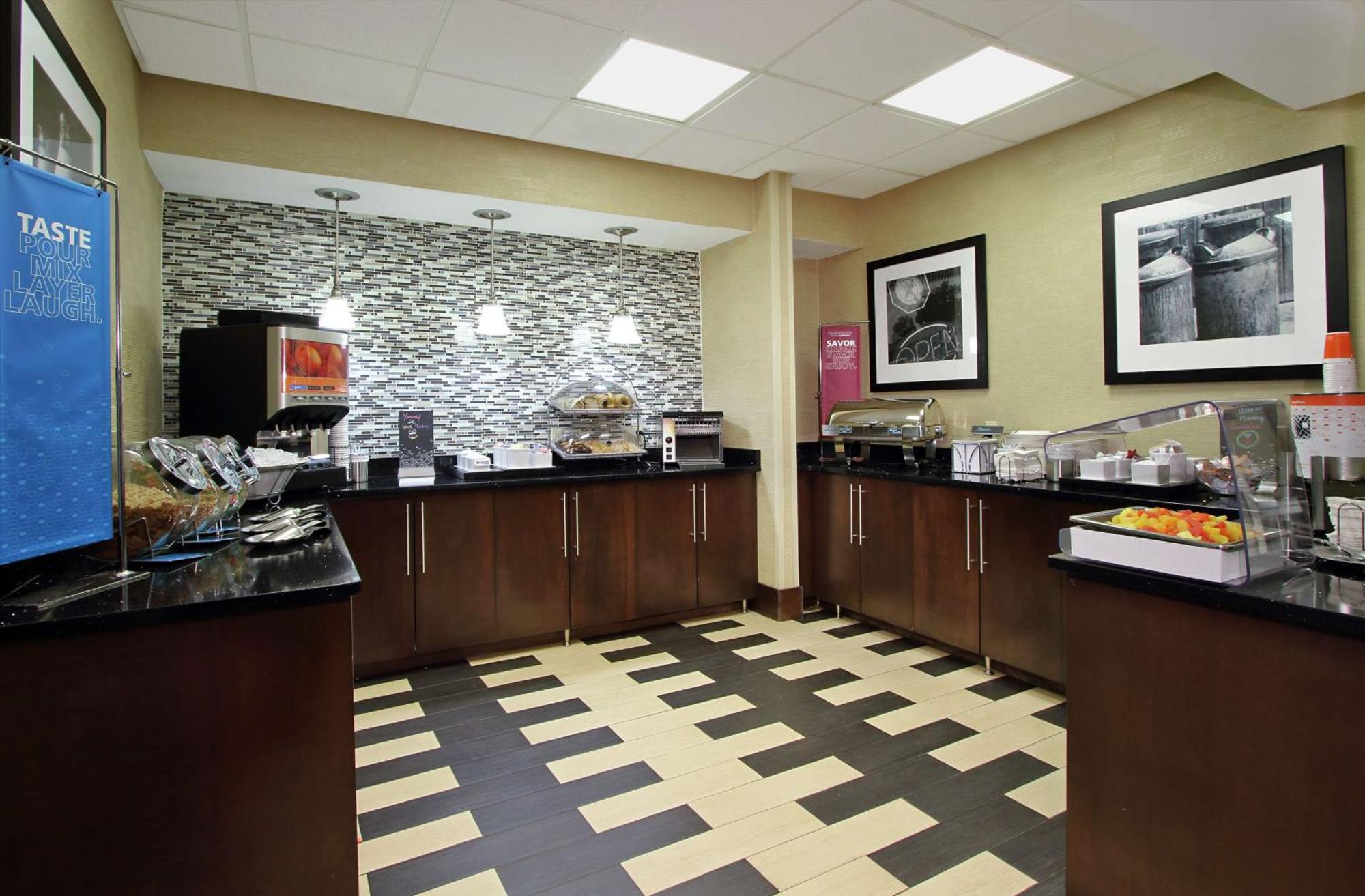 Hampton Inn Ashtabula Austinburg Exteriör bild