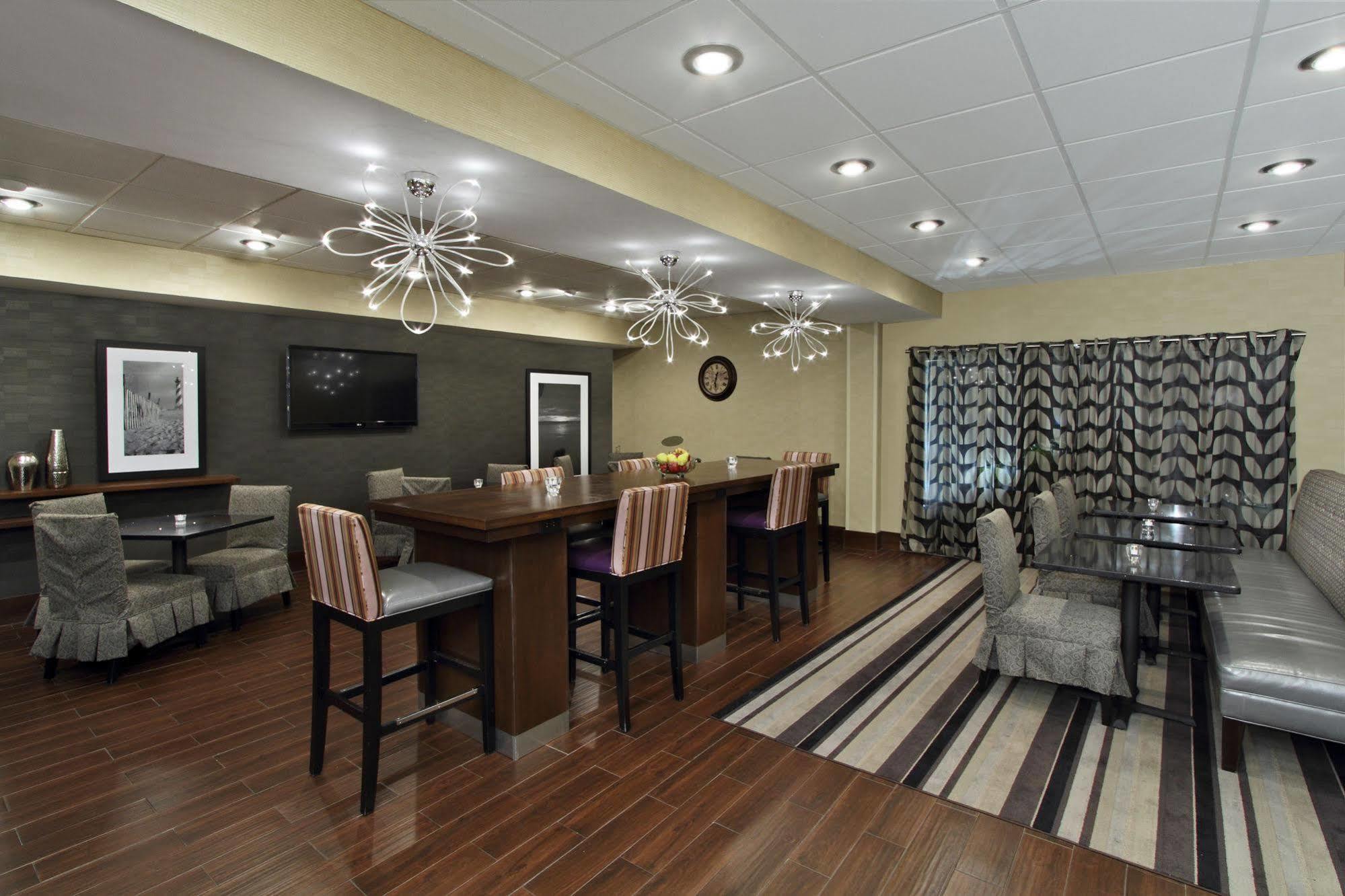 Hampton Inn Ashtabula Austinburg Exteriör bild