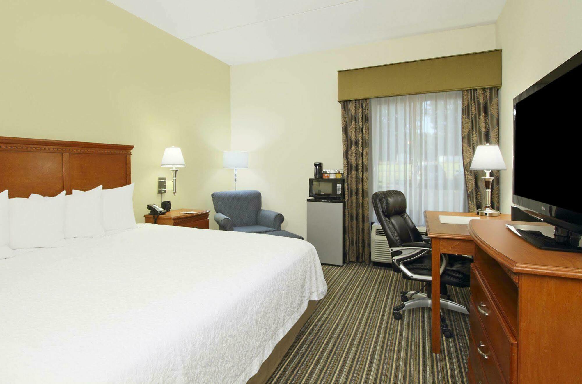 Hampton Inn Ashtabula Austinburg Exteriör bild